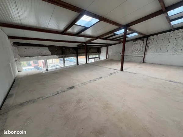 🏭 A LOUER - LOCAL D'ACTIVITÉ / ENTREPÔT à Double accès - ~360 m² à MONTREUIL (93100)