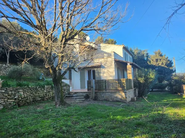 Confortable maison dans un environnement privilégié