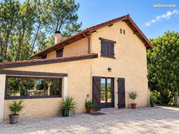 Maison familiale 165 m² - 4 chambres - terrain clôturé 5 200 m² - grange 100 m²