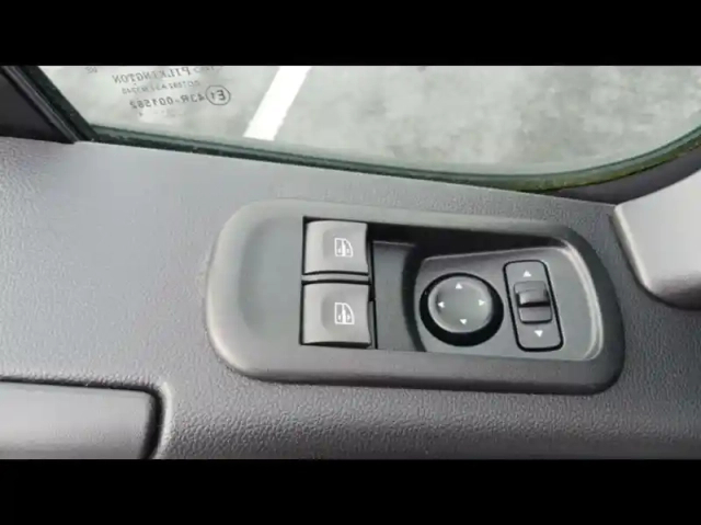 Renault Master fg f3300 l2h2 2.3 blue dci 135ch confort euro6e — photo 5