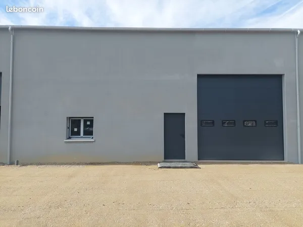 Alouer local technique/entrepot 1100 HT