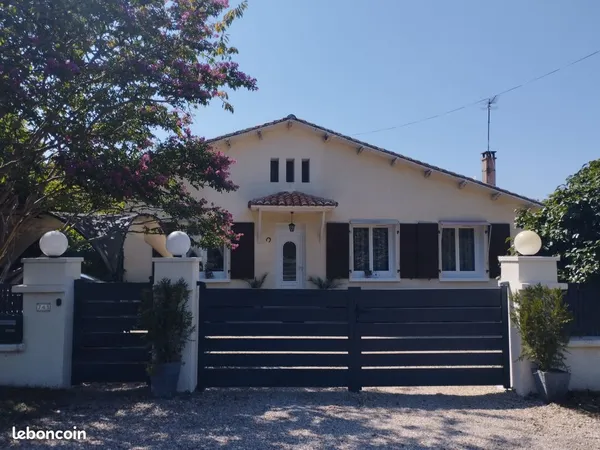 Maison sur terrain de 3700 M2 Busserolles (Dordogne)