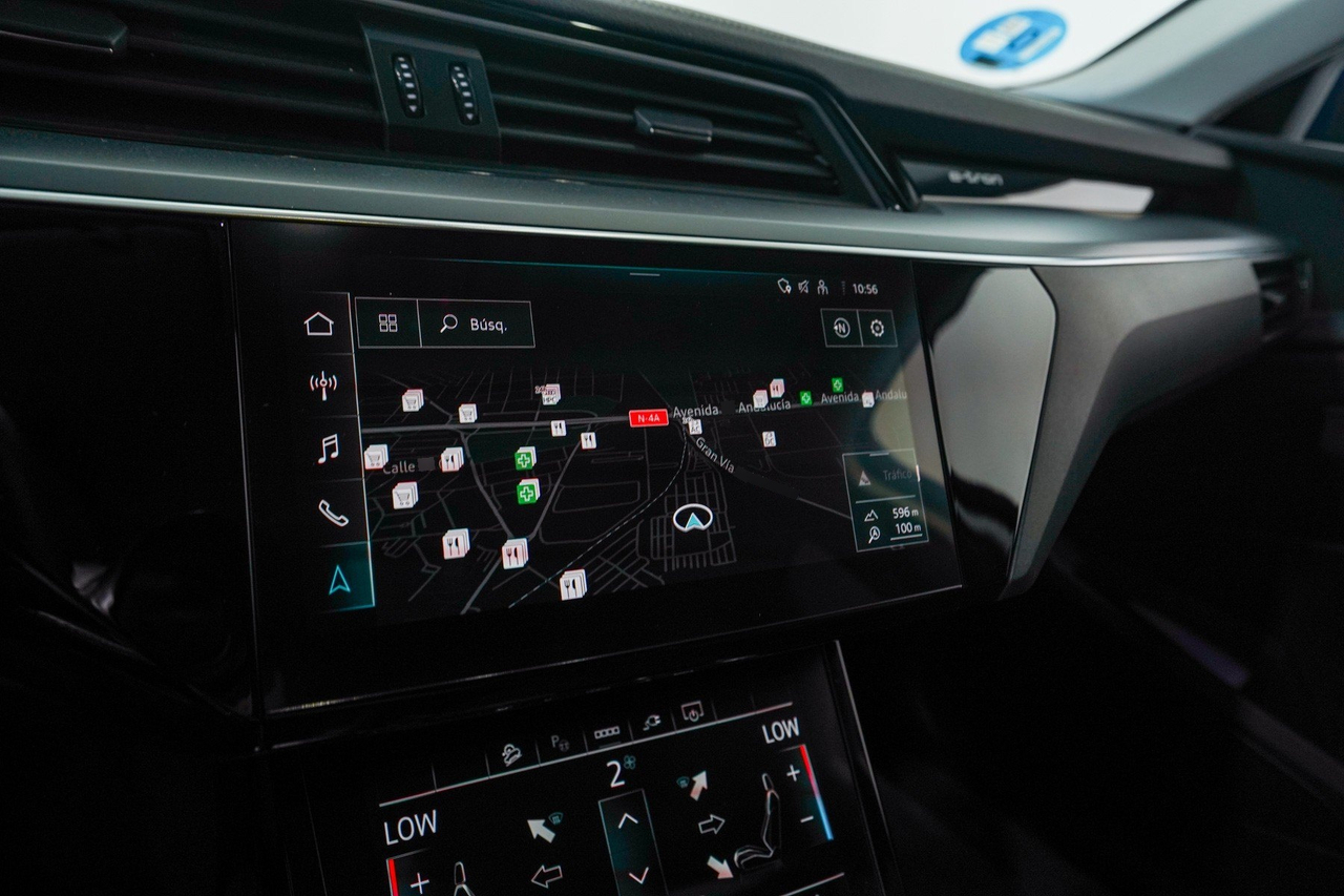 Audi e-tron — photo 26