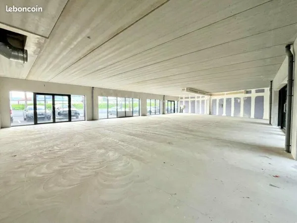LOCAL COMMERCIAL 170 m² PUGET SUR ARGENS