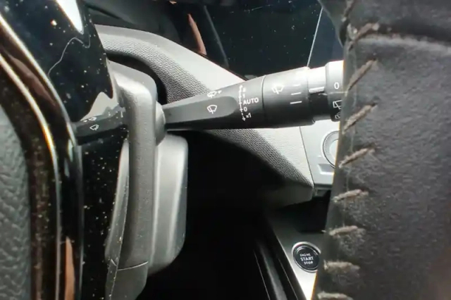 Peugeot 308 sw puretech 110ch s&amp;s bvm6 — photo 30