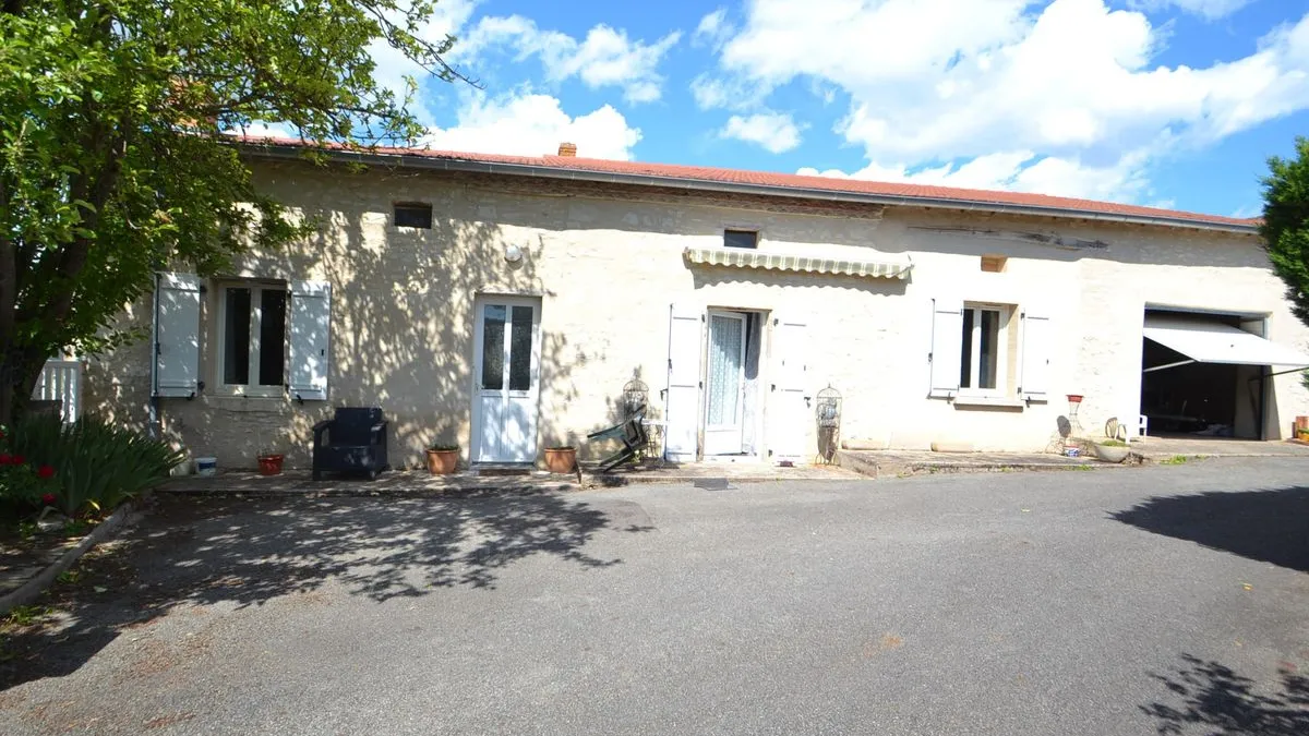 Photo 1