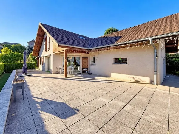 Maison à vendre 4 pièces avec appartement T2 bis à l'étage VIUZ EN SALLAZ (74)