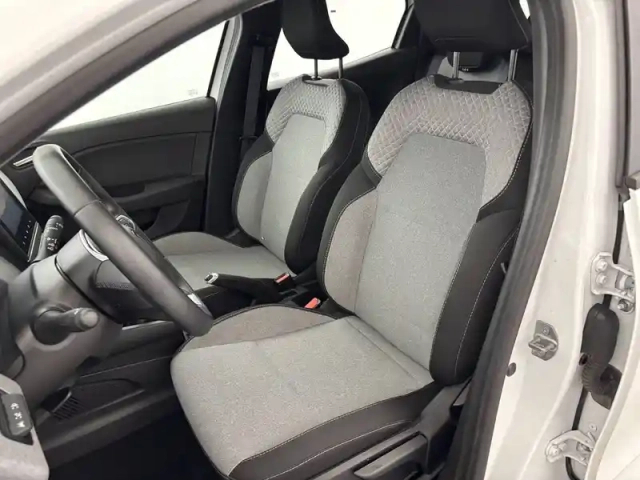 Renault Clio tce 90 — photo 23