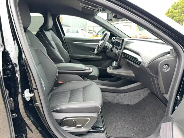 Renault Megane e-tech 220 ch autonomie confort gsr2 — photo 46