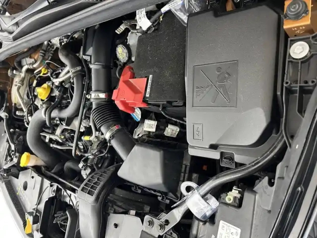 Renault Captur tce 90 - 21 — photo 36