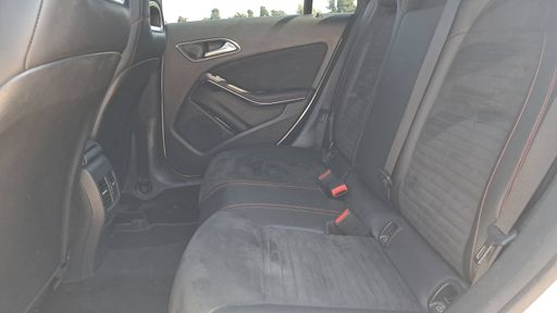 Mercedes Classe CLA Shooting Brake 220 d 7G-DCT - Fascination Amg – 2018 – 134150 km – Diesel – Boîte Automatique — photo 27