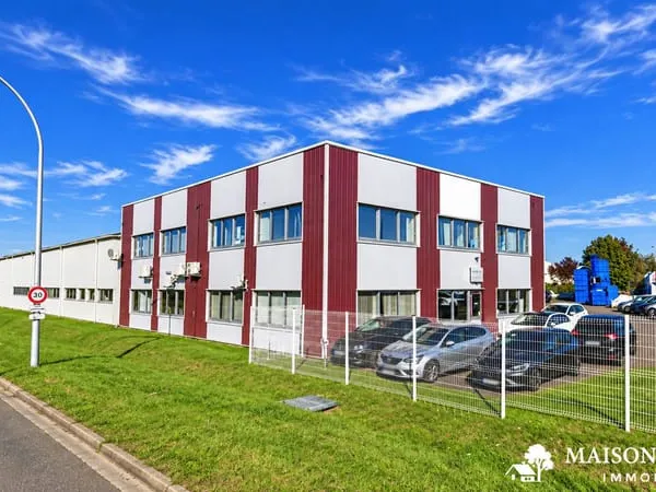 BÂTIMENT INDUSTRIEL de 3600 m2