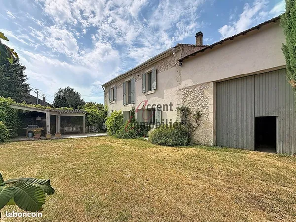Mas 8 pièces 242 m²