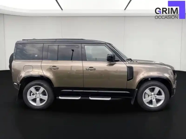 Land Rover Defender 110 p400e phev bva8 x-dynamic — photo 3