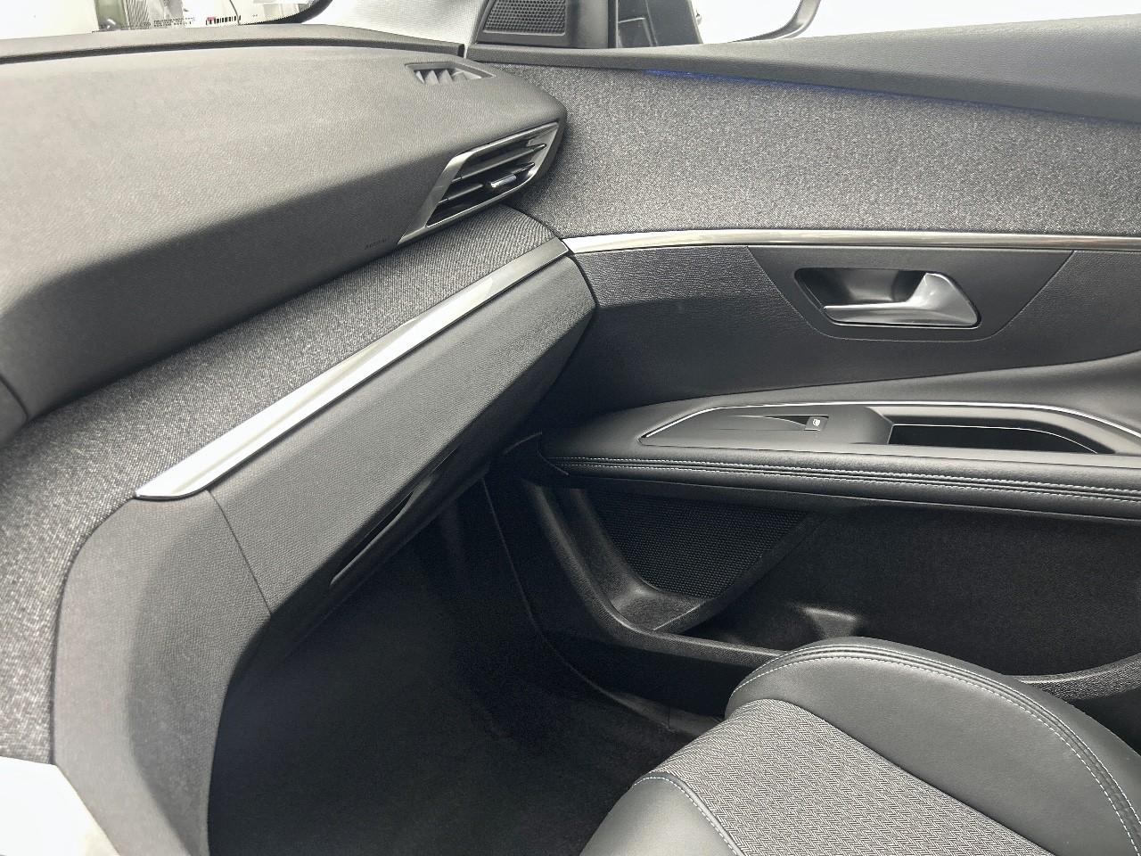 Peugeot 3008 hybrid 225 e-eat8 allure pack — photo 33