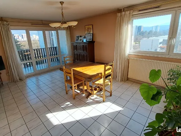Agréable F4 96 m2 + gd balcon