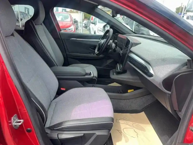 Renault Megane e-tech ev40 130ch standard charge — photo 12