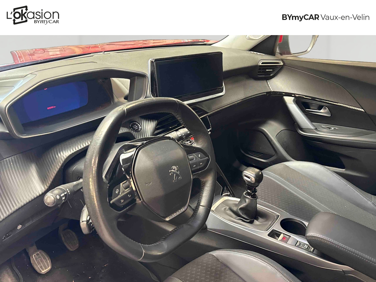 Peugeot 2008 PureTech 130 S&amp;S EAT8 — photo 10