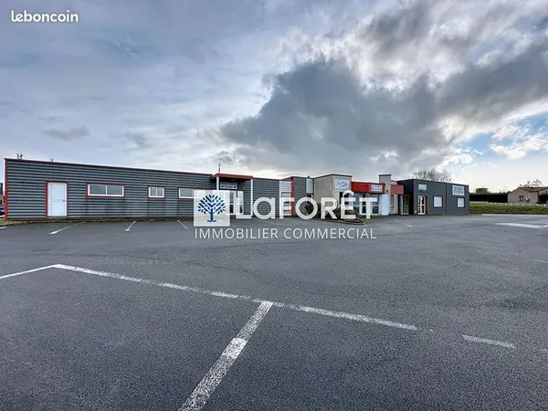 Local commercial 672 m² TERVAL