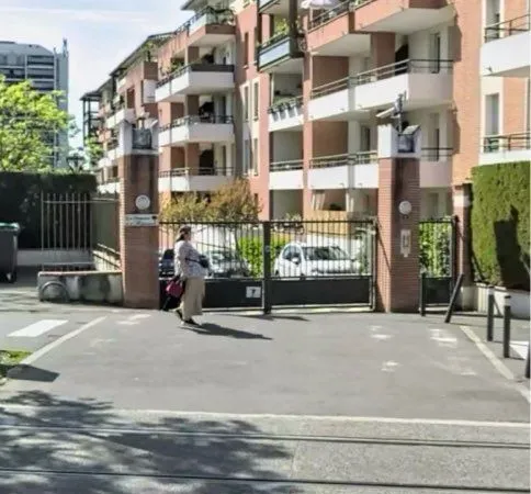 Parking 5 Rue Ella Maillar 31300 Toulouse