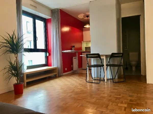 Très beau Studio Calme CHARONNE