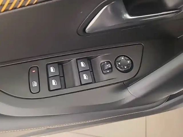 Peugeot 2008 electrique 136 ch — photo 27