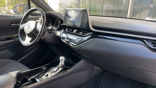 Toyota C-HR 1.8 VVT-i 122 Hybrid CVT - Dynamic – 2018 – 138107 km – Hybride essence – Boîte Automatique — photo 16