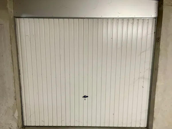 Parking / garage