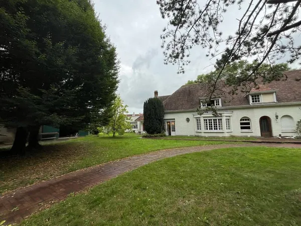 Villa 10 pièces 250 m²