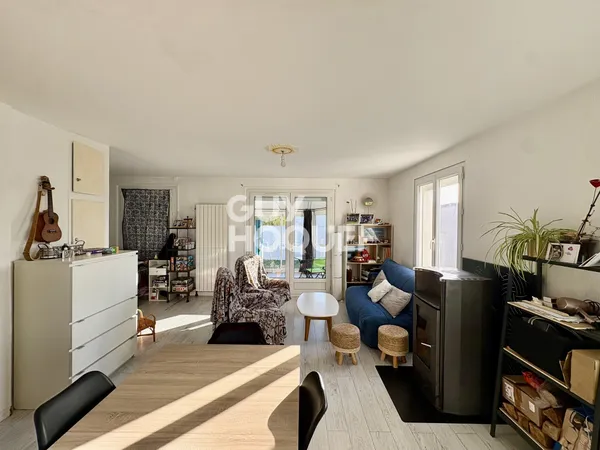 La Jarne - Maison de 65 m² avec véranda de 17 m², dépendance et jardin