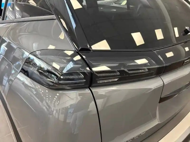Peugeot 2008 hybrid 145 e-dcs6 — photo 41