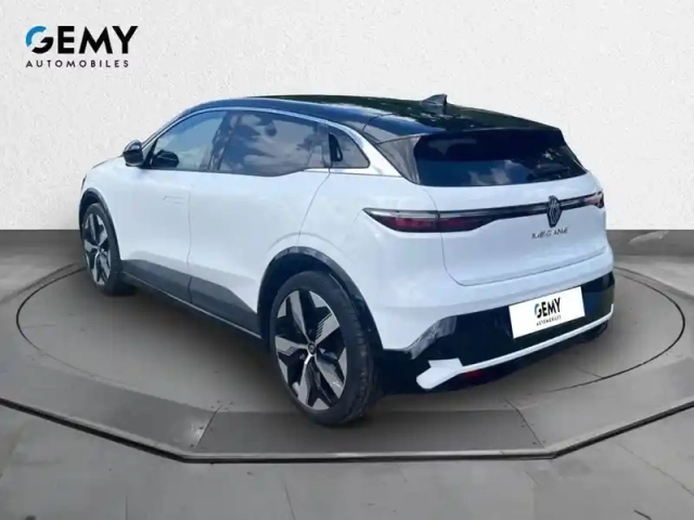 Renault Megane e-tech ev60 220 ch super charge — photo 7