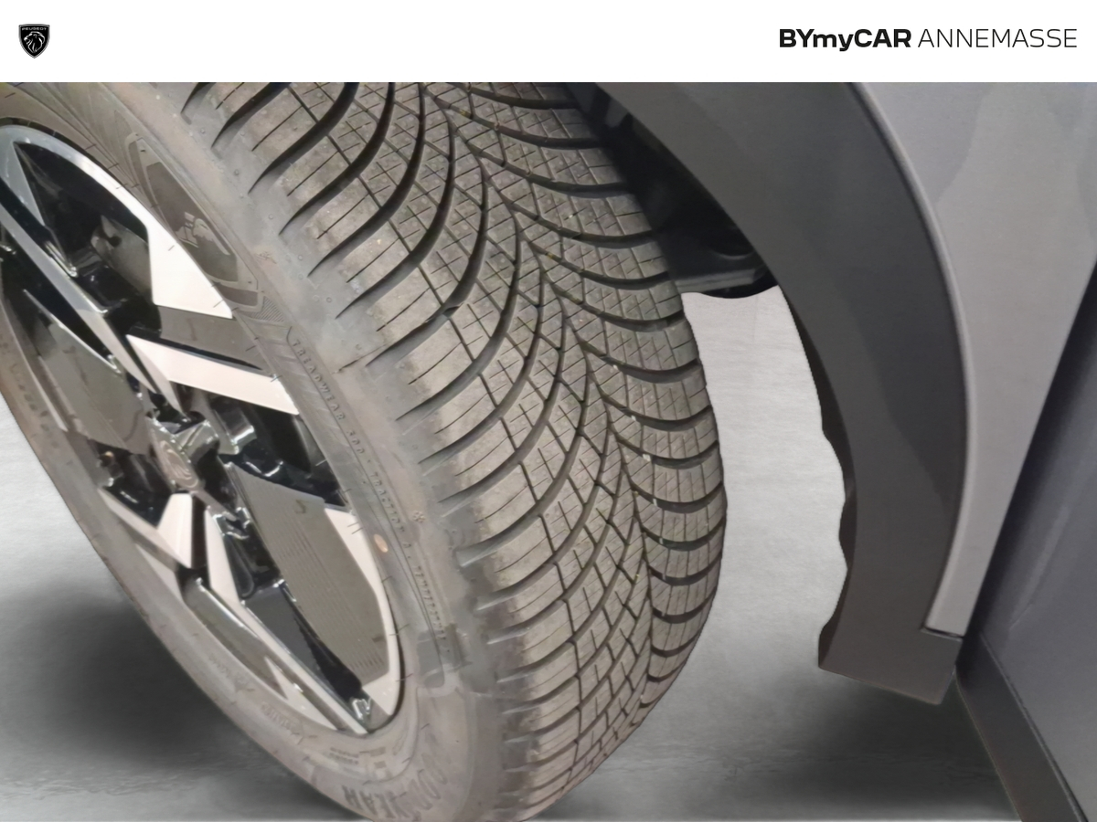 Peugeot 2008 Hybrid 145 e-DCS6 — photo 13