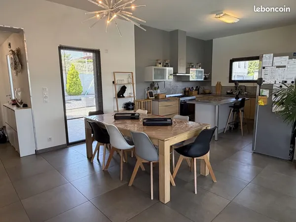 Villa 6 pièces 155 m²