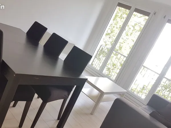 Appartement T3 Meublé Orléans proche Gare avec Parking privé