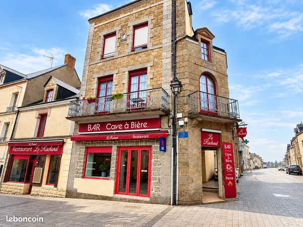 A LOUER - LOCAL COMMERCIAL 90 m² EN CENTRE VILLE DE BAIS (53)