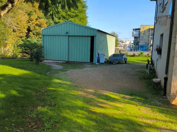 Grand hangar / Espace de stockage sécurisé 70m² - Brive Ouest