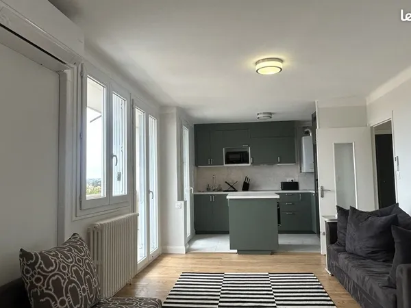 T3 bis meublé