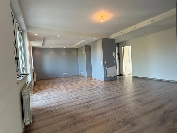 À louer, appartement T3 traversant de 72,96 m²