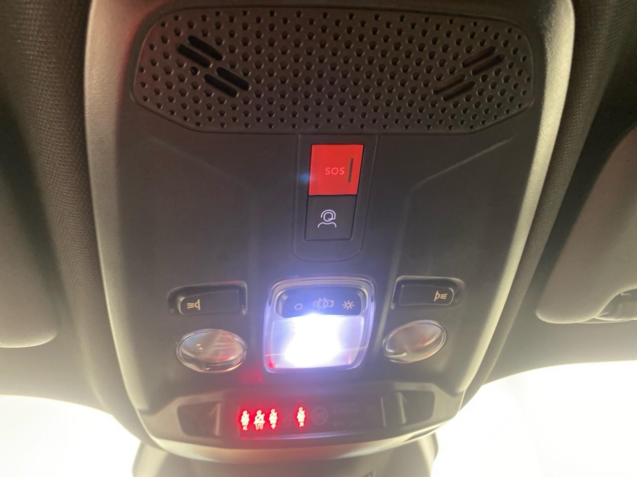 Peugeot 2008 hybrid 145 e-dcs6 allure — photo 16