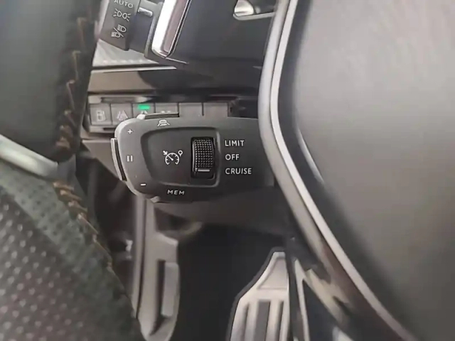 Peugeot 508 hybrid 225 e-eat8 — photo 47