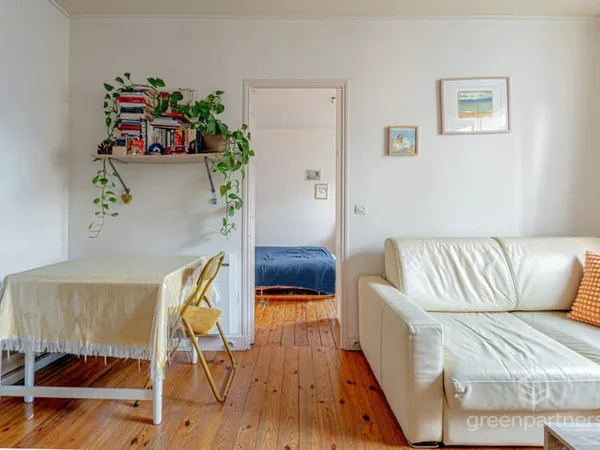 F2 29,53 m² - PARQUET - DERNIER ÉTAGE - AU CALME - VINCENNES