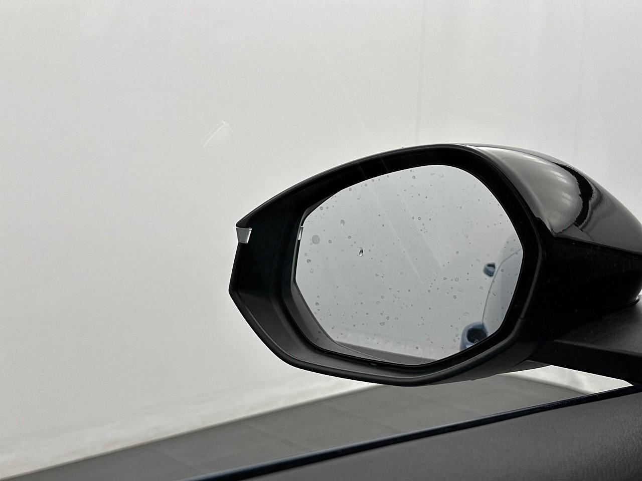 Peugeot 5008 hybrid 145 ch e-dcs6 gt — photo 15
