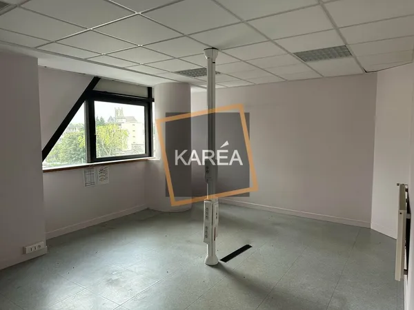 Local professionnel 332 m²