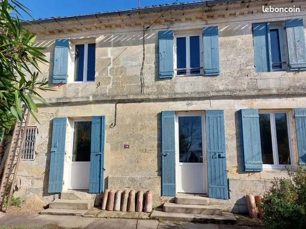 Maison en bord d'estuaire