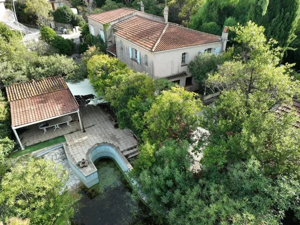 Maison 7 pièces 243 m²