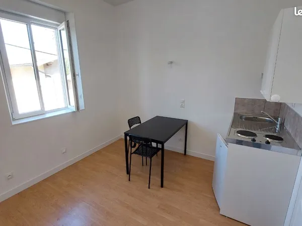 Studio meublé proche Lycée du Dauphiné