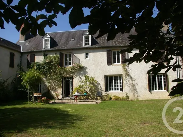 Maison 10 pièces 316 m²