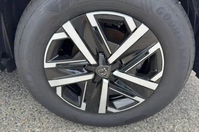 Peugeot 2008 electrique 54 kwh 156 ch — photo 14