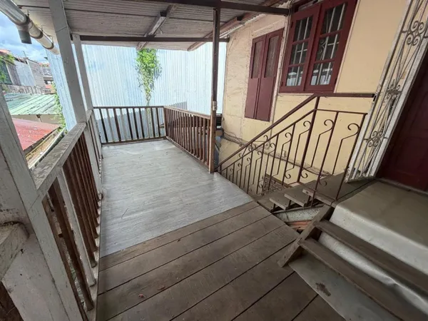 MAISON CREOLE EN BRIQUE ET BOIS A REHABILITE AU CENTRE VILLE DE CAYENNE